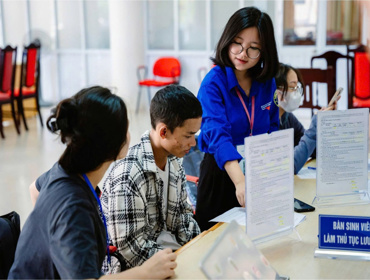 Ký túc xá Đại học Huế chào đón tân sinh viên đến nhập học năm học 2025 – 2026