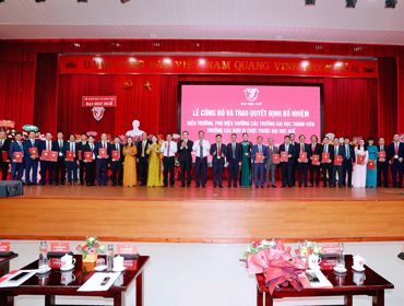 Công bố, trao quyết định bổ nhiệm viên chức quản lý các trường đại học thành viên và đơn vị trực thuộc Đại học Huế