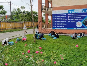 Trồng cây, chăm sóc cây xanh và chỉnh trang cảnh quan môi trường tại Ký túc xá Đại học Huế