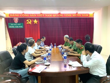 Trung tâm Phục vụ sinh viên - Đại học Huế phối hợp Công an phường An Cựu kiểm tra công tác tạm trú, an ninh trật tự tại Ký túc xá Đại học Huế
