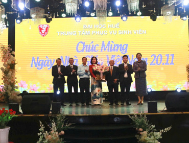 Trung tâm Phục vụ sinh viên tọa đàm kỷ niệm 43 năm ngày nhà giáo Việt Nam (20/11/1982 - 20/11/2025)