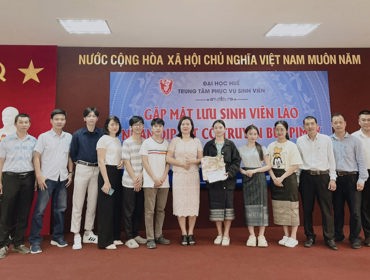Gặp mặt lưu sinh viên Lào nhân dịp Tết cổ truyền Bunpimay