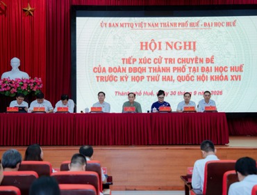 Đoàn Đại biểu Quốc hội thành phố Huế tiếp xúc cử tri chuyên đề với Đại học Huế